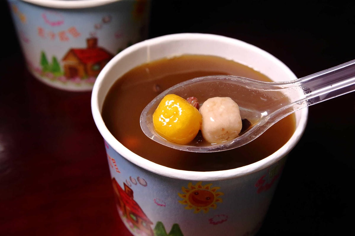 【食。桃園】星大王甜品專賣〜暖呼呼的冬至湯圓來囉!手工芋圓VS綜合湯圓「爆漿流出」,心和胃都暖了起來