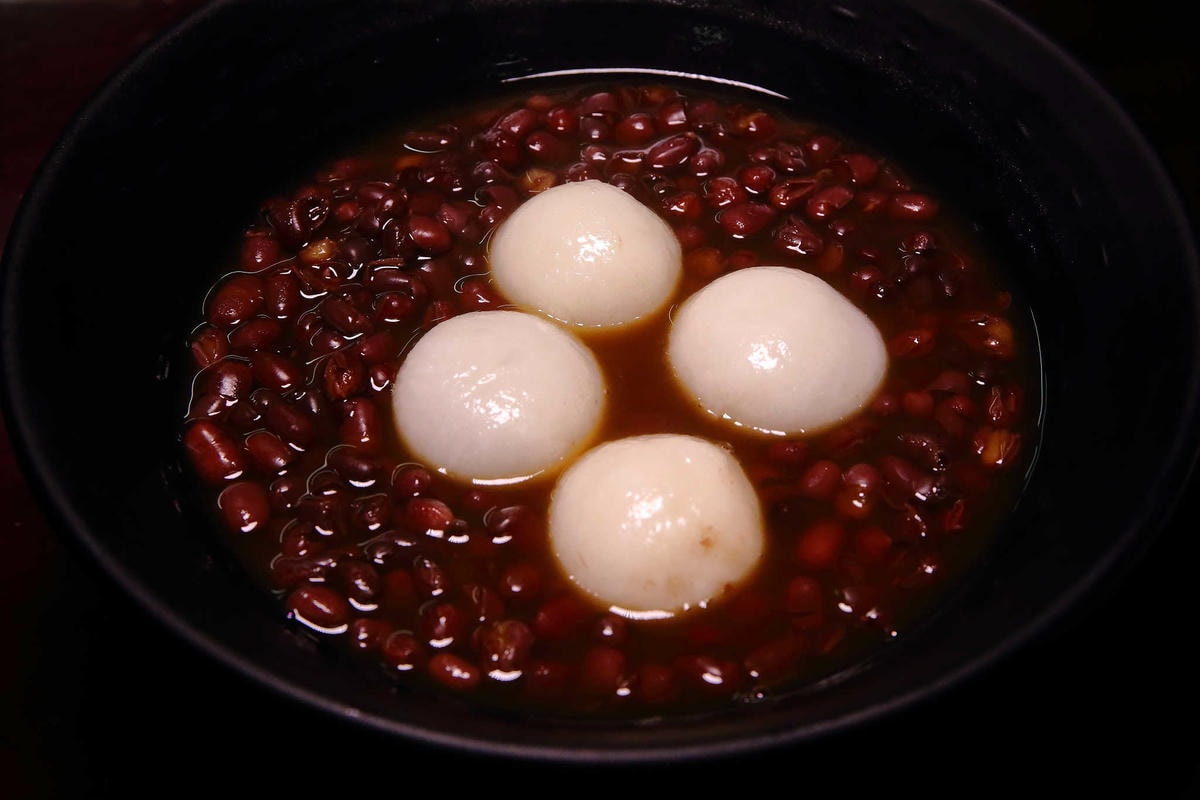 【食。桃園】星大王甜品專賣〜暖呼呼的冬至湯圓來囉!手工芋圓VS綜合湯圓「爆漿流出」,心和胃都暖了起來