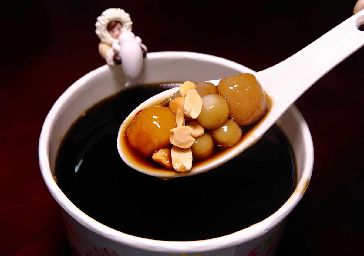 【食。桃園】星大王甜品專賣〜暖呼呼的冬至湯圓來囉!手工芋圓VS綜合湯圓「爆漿流出」,心和胃都暖了起來