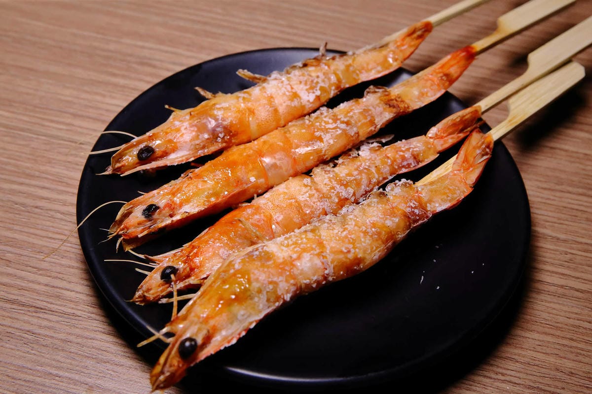 【食。台北】雞老爺藥膳桶仔雞〜市區也吃得到現烤桶仔雞！甘甜好呷涮嘴，平價消費，聚餐圍爐好所在