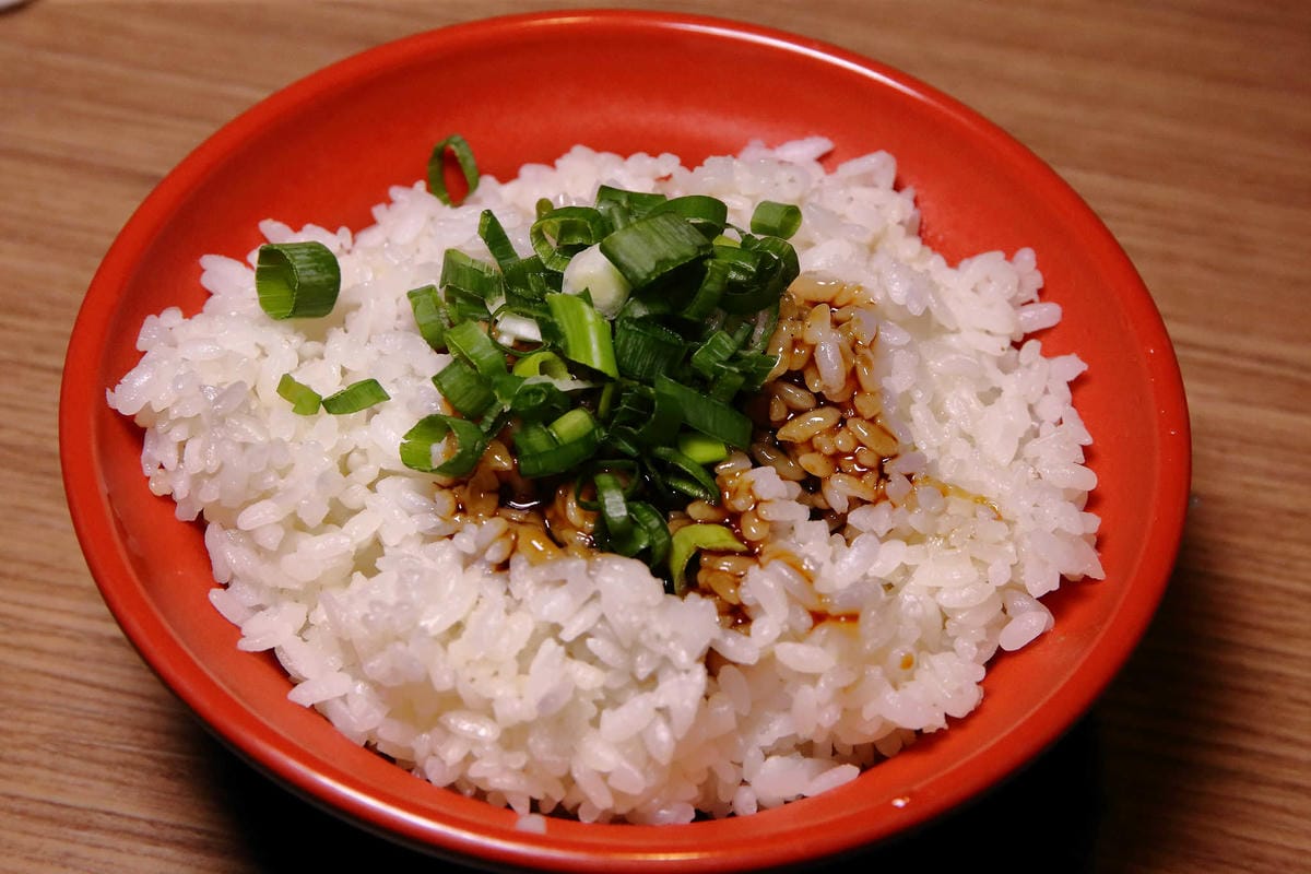 【食。台北】雞老爺藥膳桶仔雞〜市區也吃得到現烤桶仔雞！甘甜好呷涮嘴，平價消費，聚餐圍爐好所在