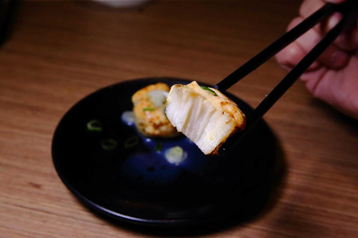 【食。台北】雞老爺藥膳桶仔雞〜市區也吃得到現烤桶仔雞！甘甜好呷涮嘴，平價消費，聚餐圍爐好所在