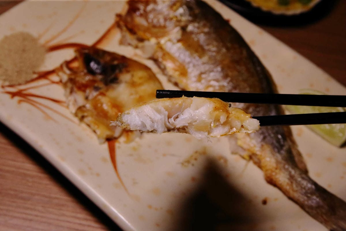 【食。台北】雞老爺藥膳桶仔雞〜市區也吃得到現烤桶仔雞！甘甜好呷涮嘴，平價消費，聚餐圍爐好所在