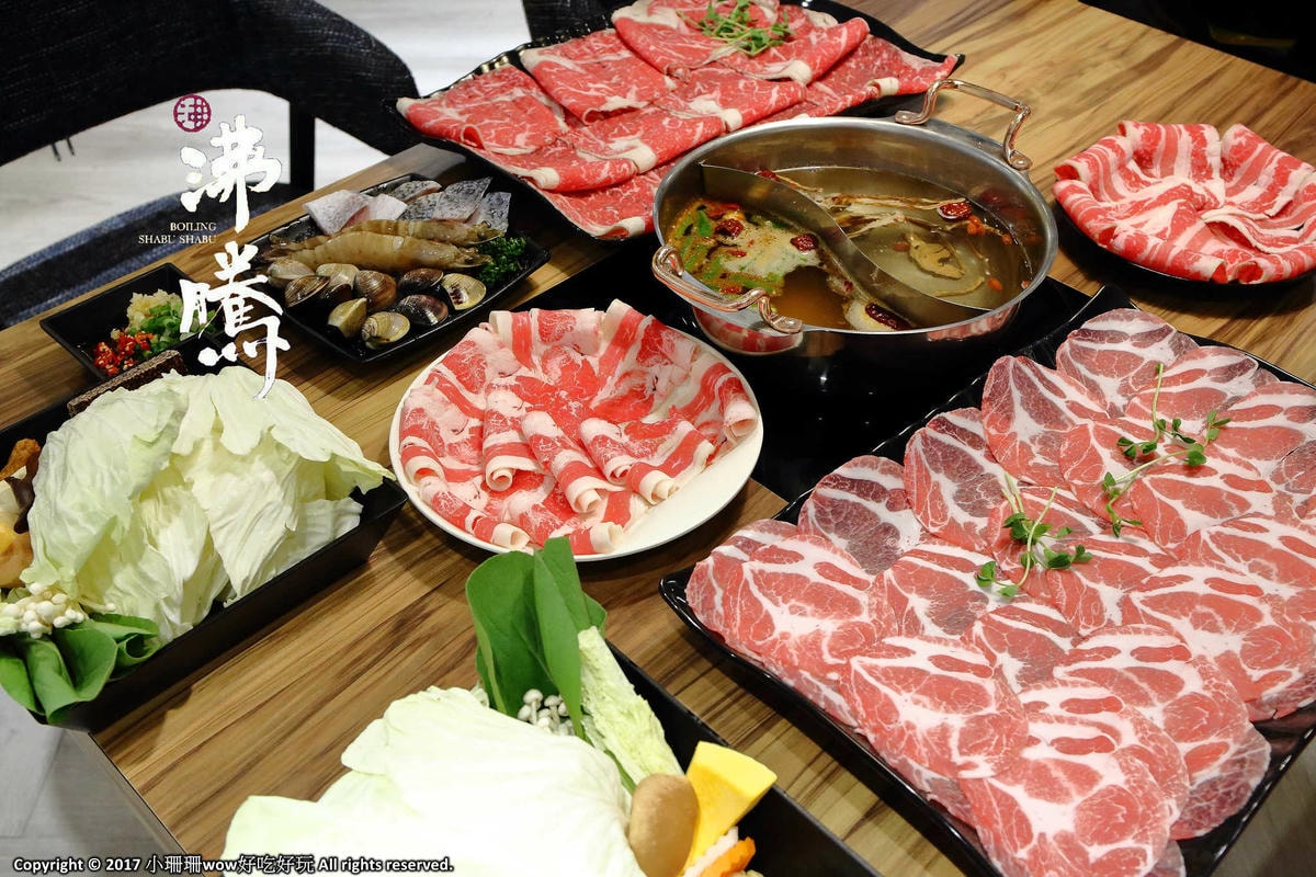 【食。中和】沸騰涮涮鍋-中山店〜中和火鍋推薦!CP值破表,平價的高級肉品專賣,環境優渥的親子用餐空間,沒吃過一定會後悔!(已歇業)