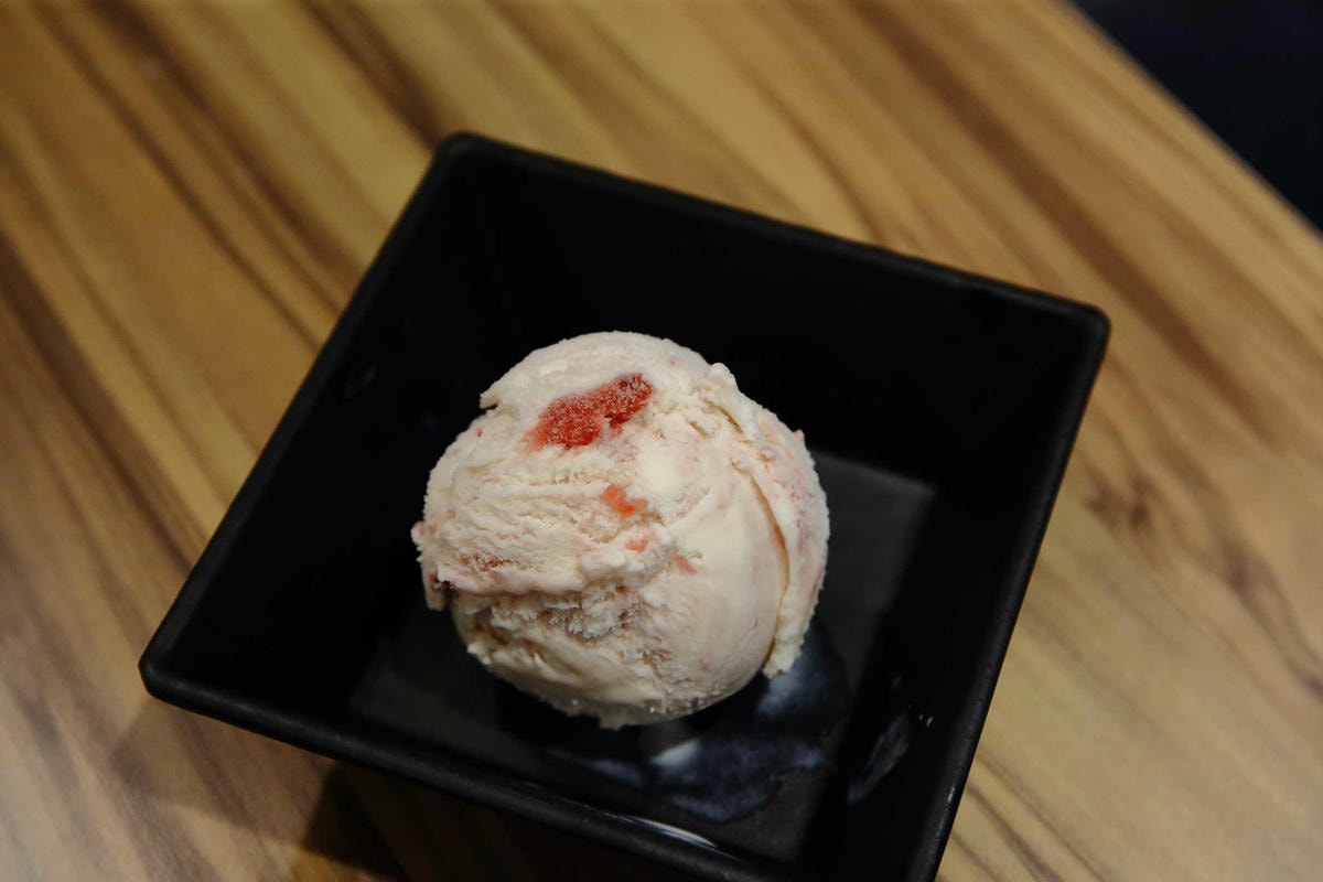 【食。中和】沸騰涮涮鍋-中山店〜中和火鍋推薦!CP值破表,平價的高級肉品專賣,環境優渥的親子用餐空間,沒吃過一定會後悔!(已歇業)