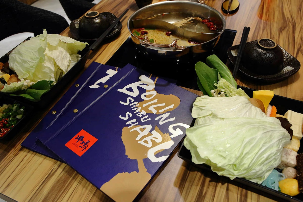 【食。中和】沸騰涮涮鍋-中山店〜中和火鍋推薦!CP值破表,平價的高級肉品專賣,環境優渥的親子用餐空間,沒吃過一定會後悔!(已歇業)