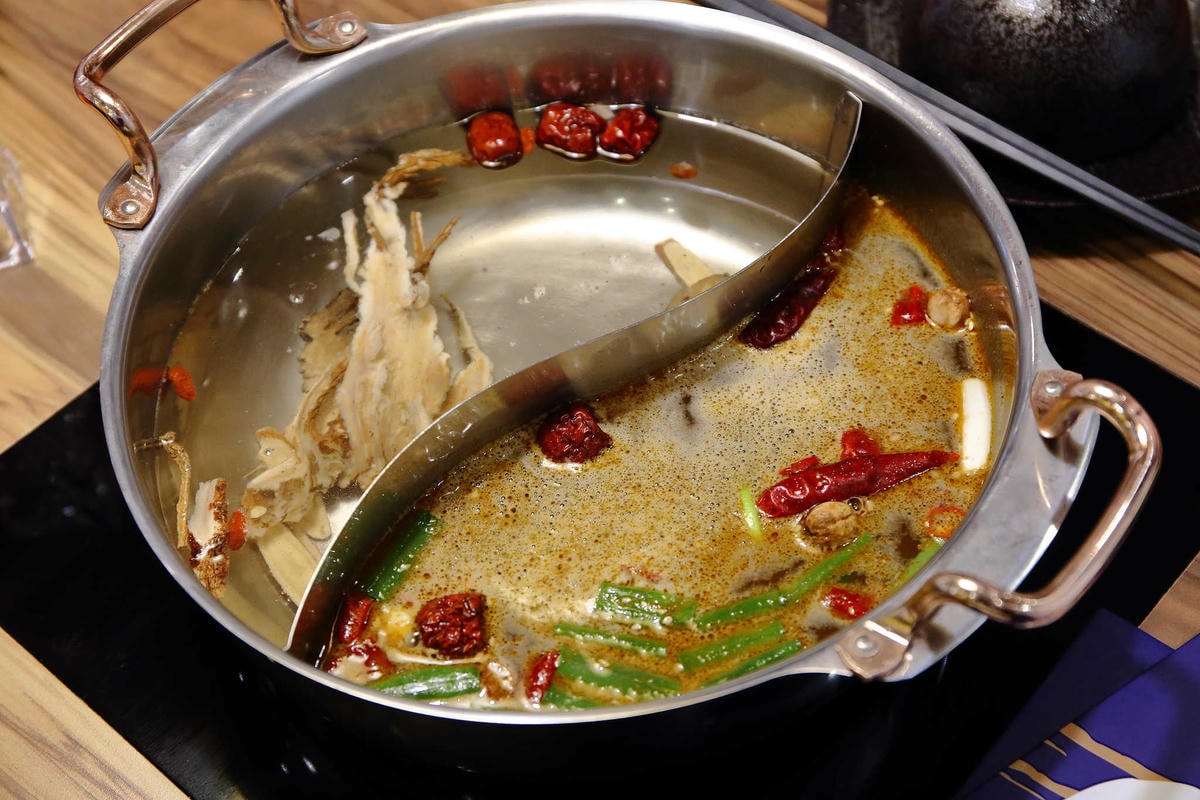 【食。中和】沸騰涮涮鍋-中山店〜中和火鍋推薦!CP值破表,平價的高級肉品專賣,環境優渥的親子用餐空間,沒吃過一定會後悔!(已歇業)