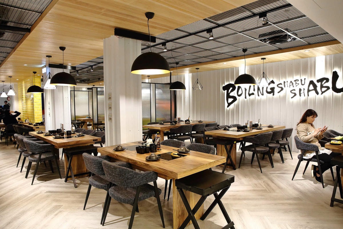 【食。中和】沸騰涮涮鍋-中山店〜中和火鍋推薦!CP值破表,平價的高級肉品專賣,環境優渥的親子用餐空間,沒吃過一定會後悔!(已歇業)