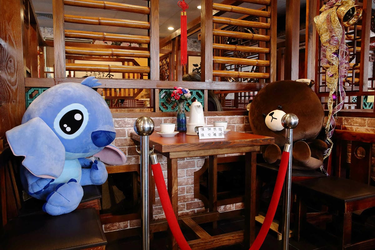 【食。桃園】餓人谷有間客棧人文茶館〜鞦韆復古主題餐廳，品茶、簡餐、茶點，朋友聚餐、情侶約會都適合(已歇業)