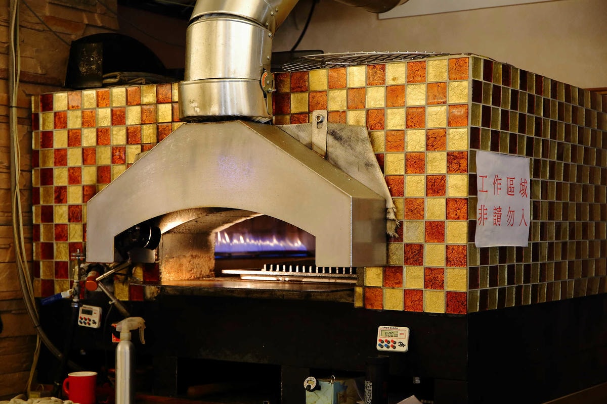 【食。台北】義大利米蘭手工窯烤披薩〜「PIZZA界霸主」現身!受封台北史上最好吃,厲害到不要不要!