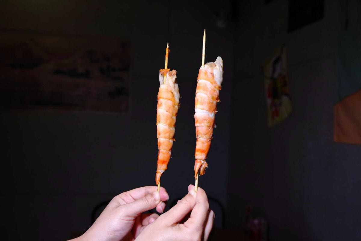 【食。新莊】次郎串燒-新莊店〜新莊串燒居酒屋。小資族下班的聚會平價居酒屋,輕鬆吃串燒、喝啤酒、大聲聊天!