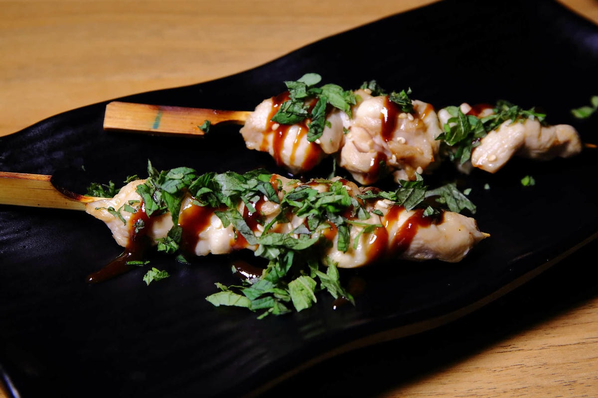 【食。新莊】次郎串燒-新莊店〜新莊串燒居酒屋。小資族下班的聚會平價居酒屋,輕鬆吃串燒、喝啤酒、大聲聊天!