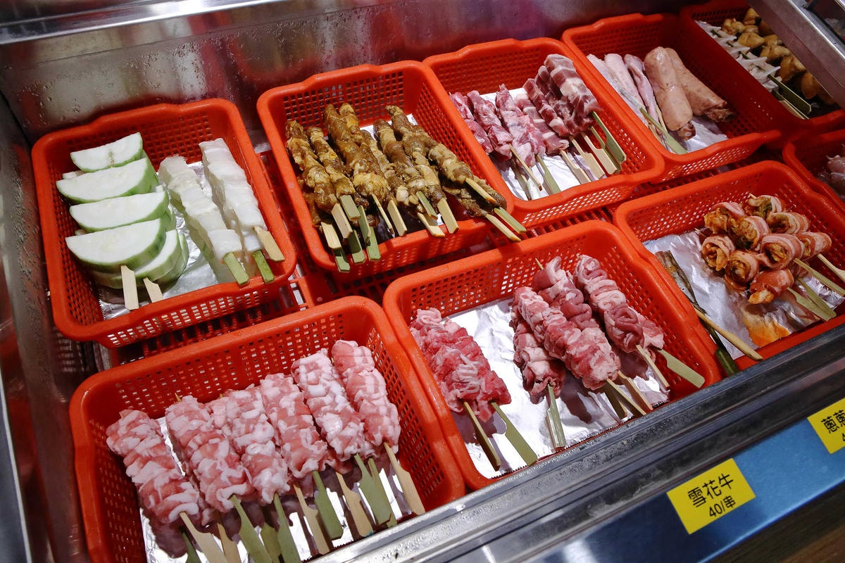 【食。新莊】次郎串燒-新莊店〜新莊串燒居酒屋。小資族下班的聚會平價居酒屋,輕鬆吃串燒、喝啤酒、大聲聊天!