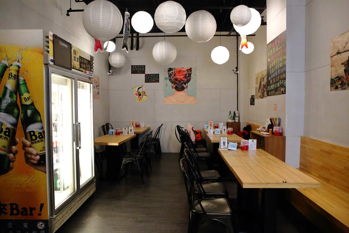 【食。新莊】次郎串燒-新莊店〜新莊串燒居酒屋。小資族下班的聚會平價居酒屋,輕鬆吃串燒、喝啤酒、大聲聊天!