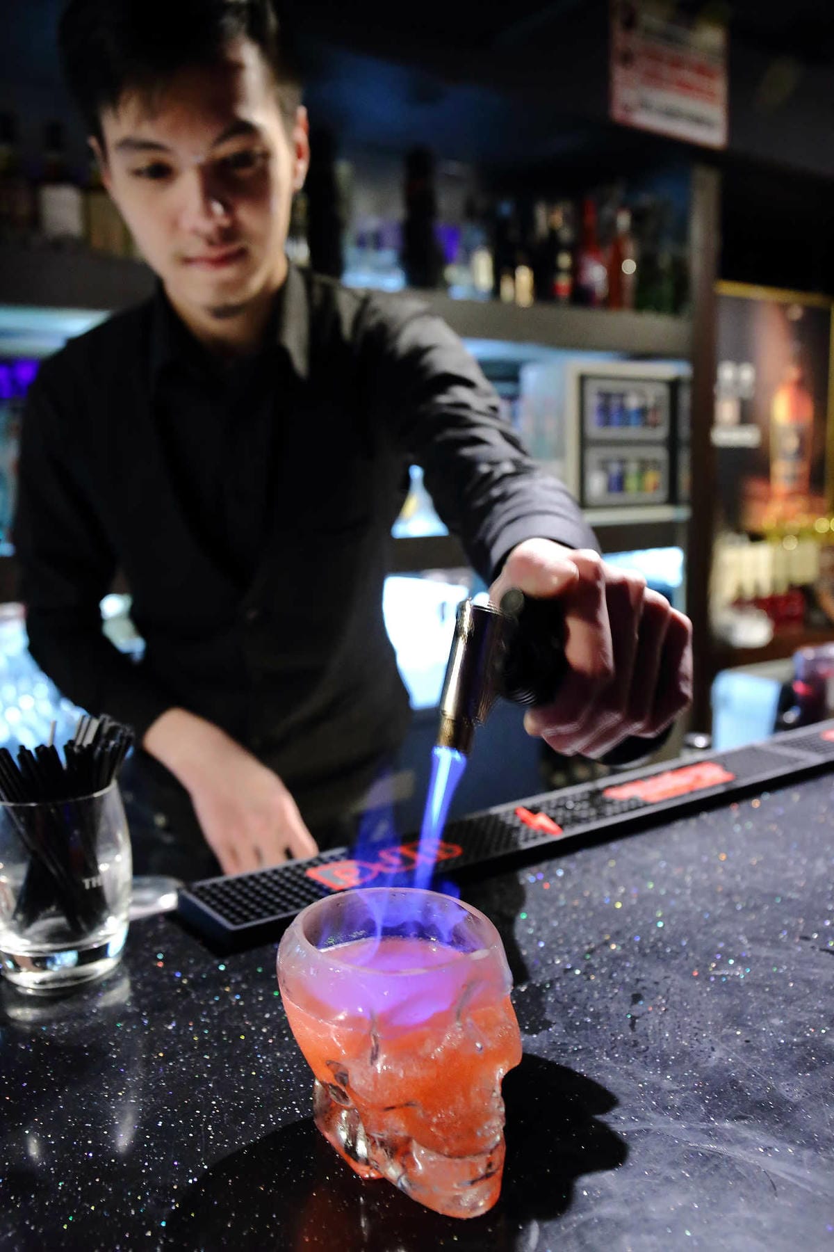 【食。台北】Elfin Restaurant & Lounge〜小週末微醺夜！時尚餐酒吧，視覺系食堂，型男調酒師美味加分