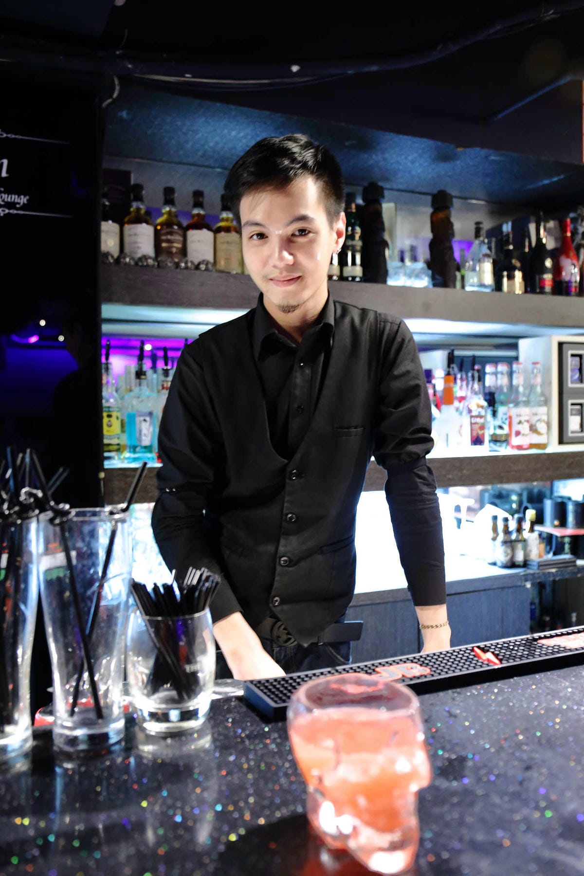 【食。台北】Elfin Restaurant & Lounge〜小週末微醺夜！時尚餐酒吧，視覺系食堂，型男調酒師美味加分