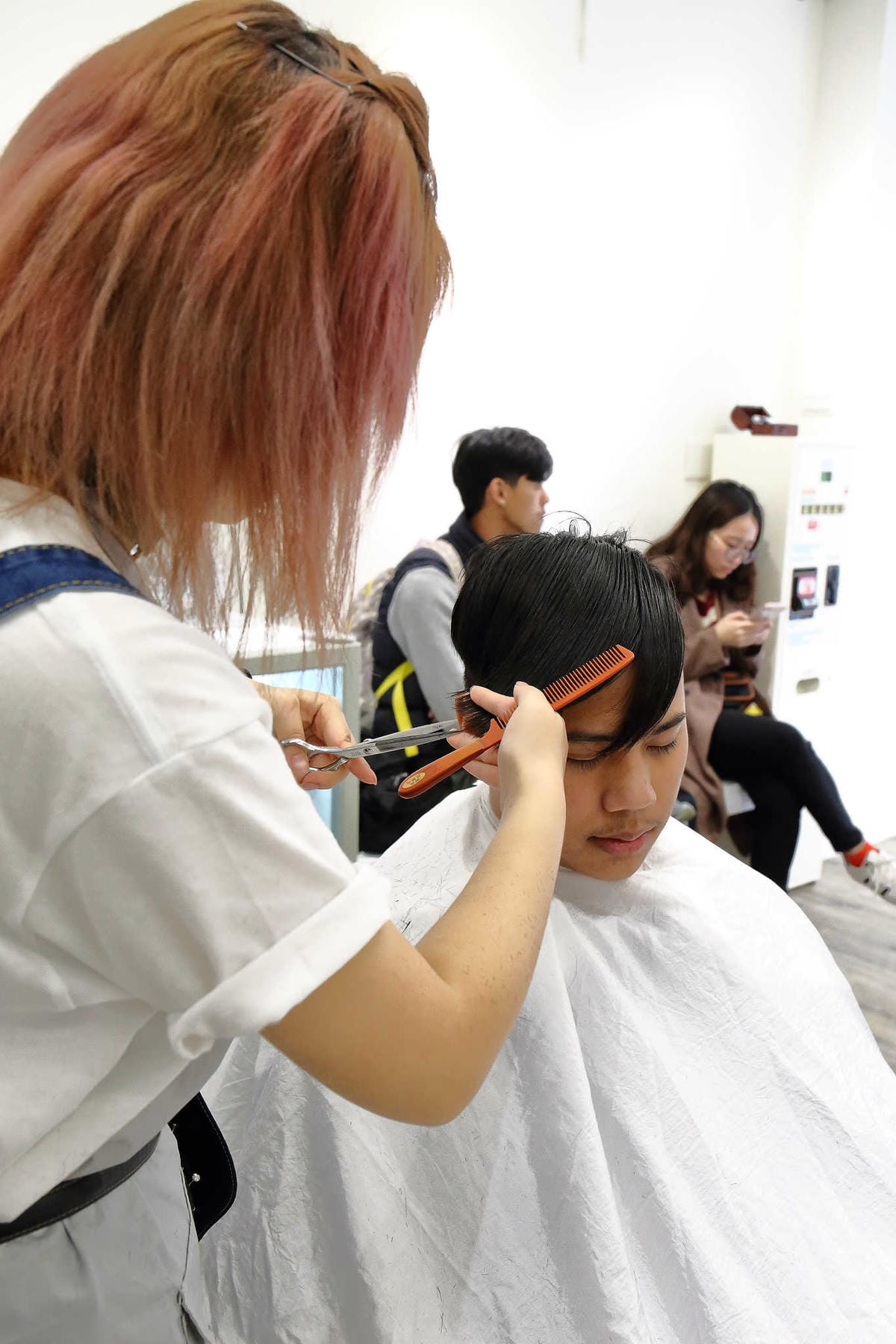 【髮型。桃園中壢】MOON CUT Hair Cut〜中原夜市專業佰元快速剪髮造型，省時省錢又有型，My Hair My Style！