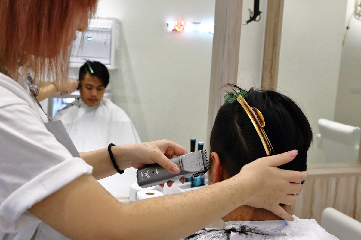 【髮型。桃園中壢】MOON CUT Hair Cut〜中原夜市專業佰元快速剪髮造型，省時省錢又有型，My Hair My Style！