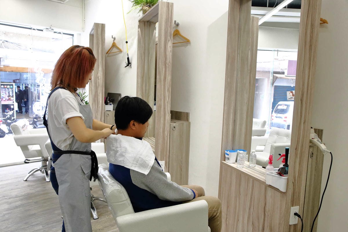 【髮型。桃園中壢】MOON CUT Hair Cut〜中原夜市專業佰元快速剪髮造型，省時省錢又有型，My Hair My Style！