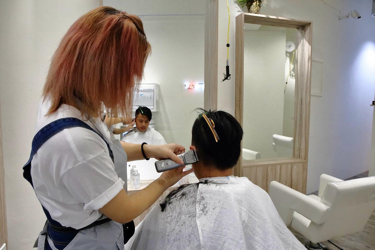 【髮型。桃園中壢】MOON CUT Hair Cut〜中原夜市專業佰元快速剪髮造型，省時省錢又有型，My Hair My Style！