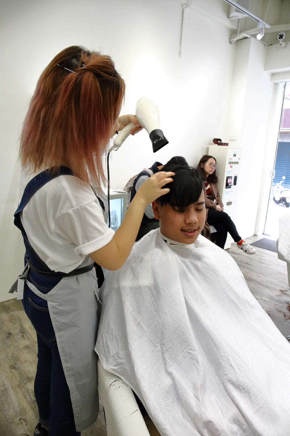 【髮型。桃園中壢】MOON CUT Hair Cut〜中原夜市專業佰元快速剪髮造型，省時省錢又有型，My Hair My Style！