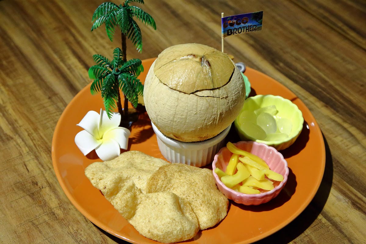 【食。台北】Coco Brother 椰兄〜中山站美食/泰式南洋主題餐廳/IG打卡熱點/全台首創泰國椰子冰淇淋/新泰式定食料理