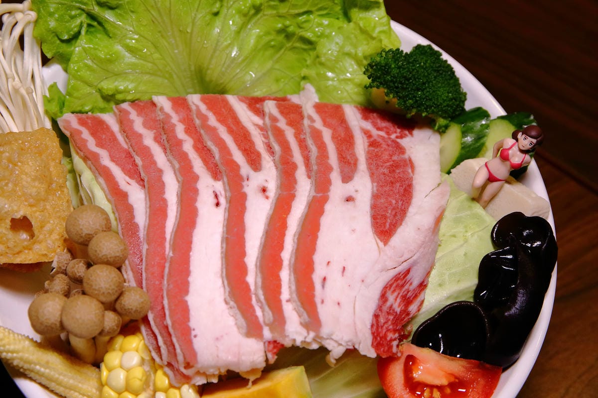 【食。台北】Coco Brother 椰兄〜中山站美食/泰式南洋主題餐廳/IG打卡熱點/全台首創泰國椰子冰淇淋/新泰式定食料理