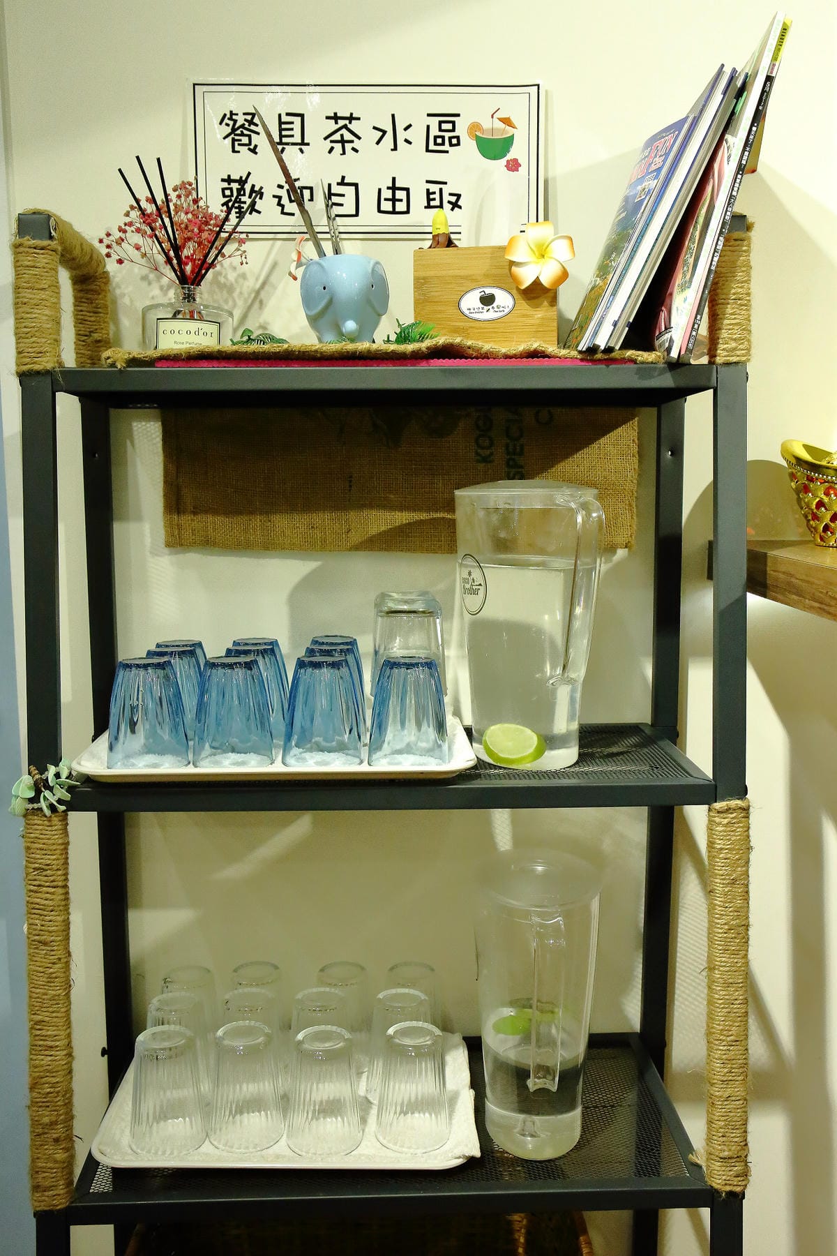 【食。台北】Coco Brother 椰兄〜中山站美食/泰式南洋主題餐廳/IG打卡熱點/全台首創泰國椰子冰淇淋/新泰式定食料理