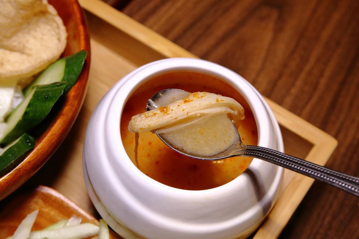 【食。台北】Coco Brother 椰兄〜中山站美食/泰式南洋主題餐廳/IG打卡熱點/全台首創泰國椰子冰淇淋/新泰式定食料理