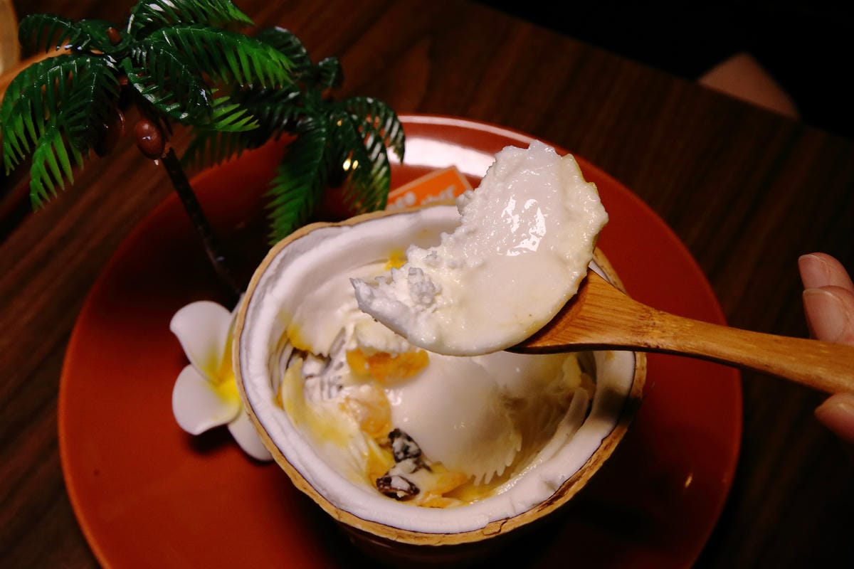 【食。台北】Coco Brother 椰兄〜中山站美食/泰式南洋主題餐廳/IG打卡熱點/全台首創泰國椰子冰淇淋/新泰式定食料理