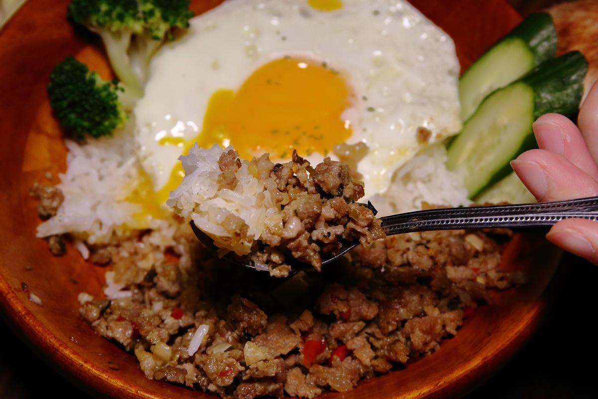 【食。台北】Coco Brother 椰兄〜中山站美食/泰式南洋主題餐廳/IG打卡熱點/全台首創泰國椰子冰淇淋/新泰式定食料理