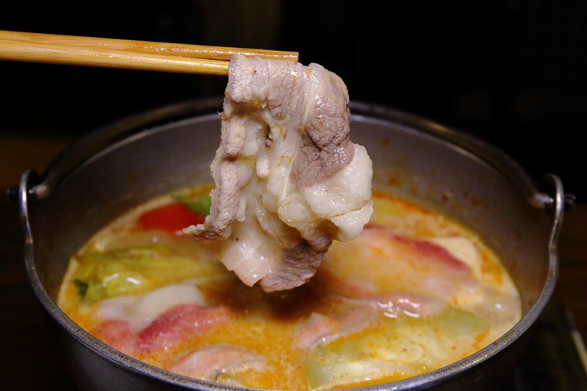 【食。台北】Coco Brother 椰兄〜中山站美食/泰式南洋主題餐廳/IG打卡熱點/全台首創泰國椰子冰淇淋/新泰式定食料理