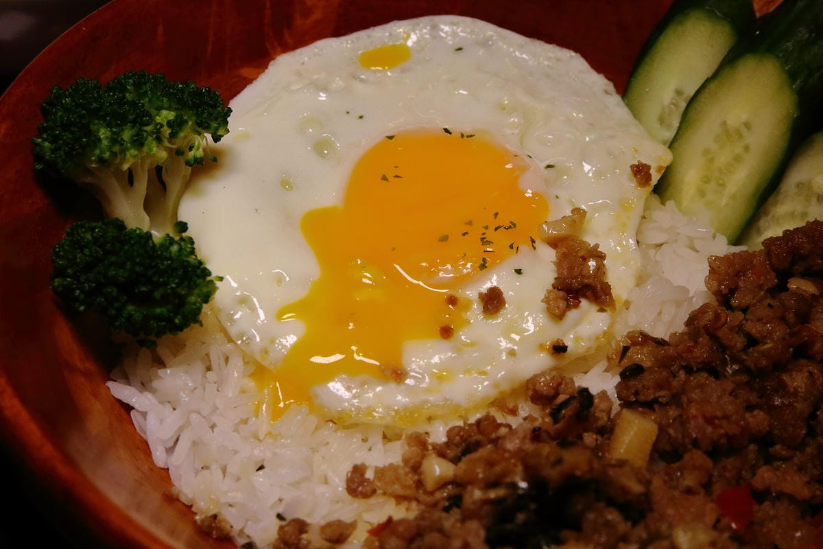 【食。台北】Coco Brother 椰兄〜中山站美食/泰式南洋主題餐廳/IG打卡熱點/全台首創泰國椰子冰淇淋/新泰式定食料理