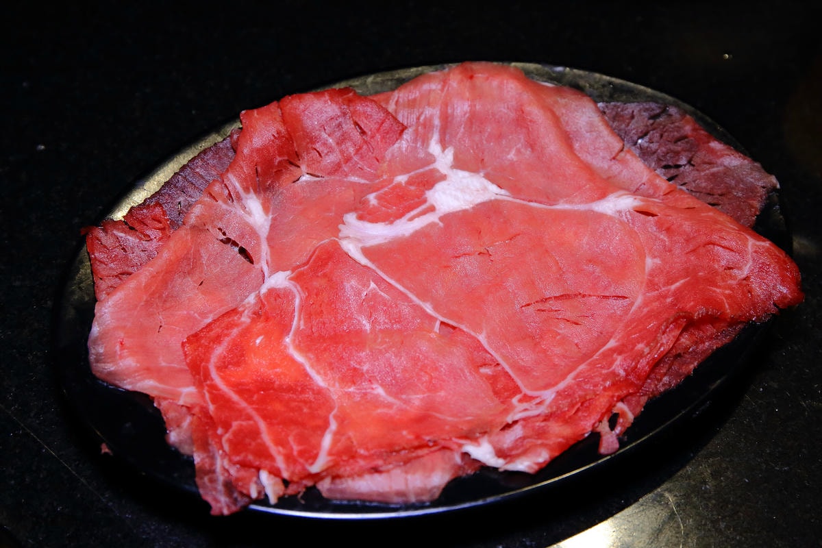 【食。台北】黑哥自助石頭火鍋城〜新開幕!以盤計價,想吃什麼就拿什麼,懷舊飄香,平價又美味!