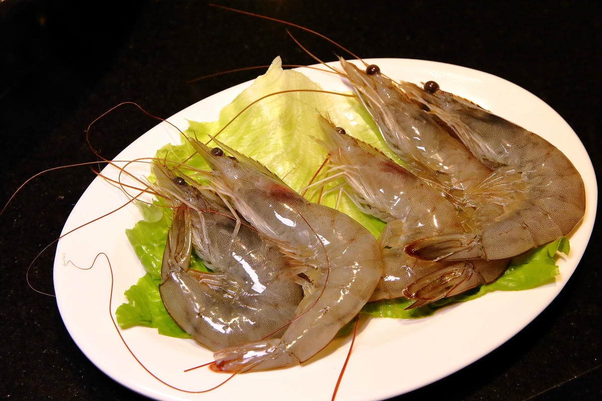 【食。台北】黑哥自助石頭火鍋城〜新開幕!以盤計價,想吃什麼就拿什麼,懷舊飄香,平價又美味!