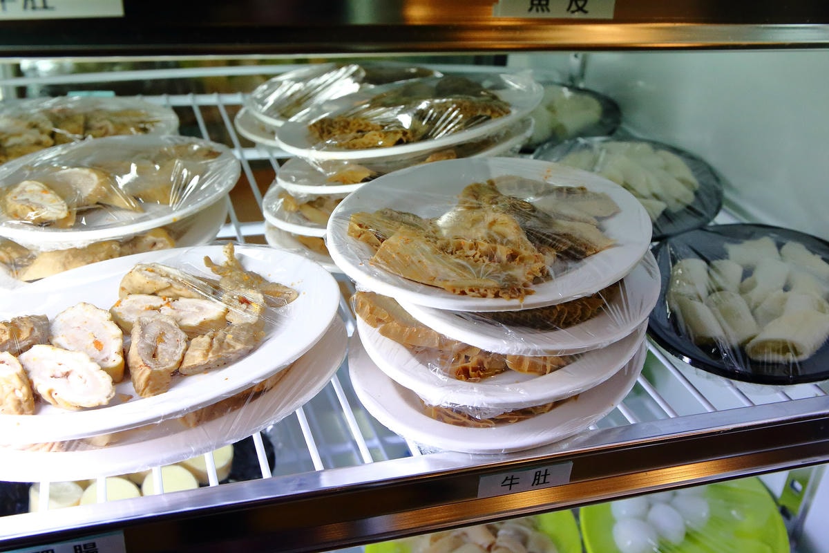 【食。台北】黑哥自助石頭火鍋城〜新開幕!以盤計價,想吃什麼就拿什麼,懷舊飄香,平價又美味!