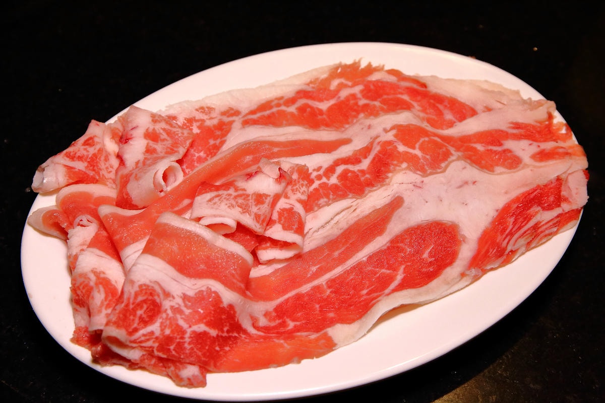 【食。台北】黑哥自助石頭火鍋城〜新開幕!以盤計價,想吃什麼就拿什麼,懷舊飄香,平價又美味!