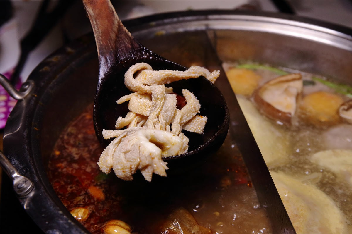 【食。板橋】京宴屋溫體牛肉涮涮鍋吃到飽〜全台唯一溫體牛肉吃到飽。現涮溫體牛,肉鮮好滋味!