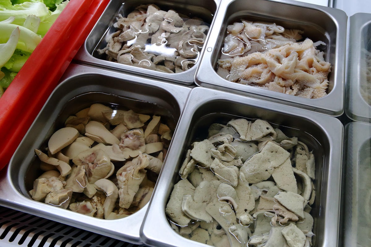 【食。板橋】京宴屋溫體牛肉涮涮鍋吃到飽〜全台唯一溫體牛肉吃到飽。現涮溫體牛,肉鮮好滋味!