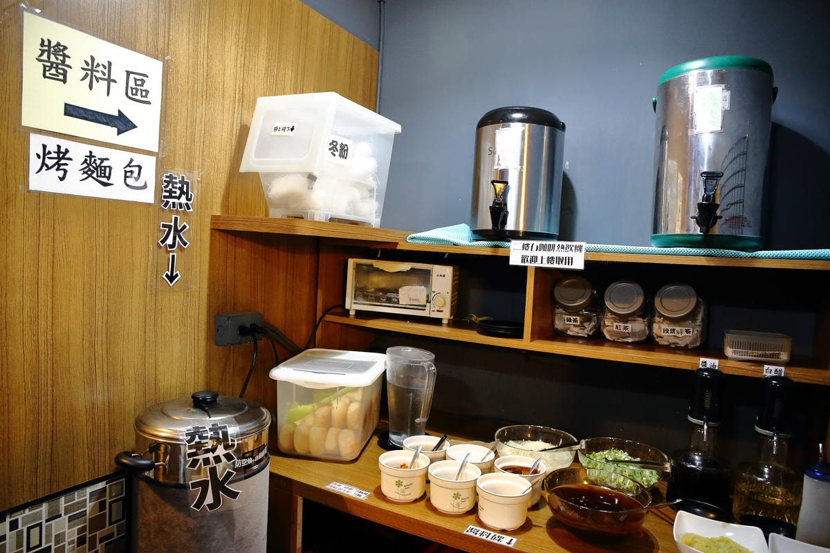 【食。板橋】京宴屋溫體牛肉涮涮鍋吃到飽〜全台唯一溫體牛肉吃到飽。現涮溫體牛,肉鮮好滋味!