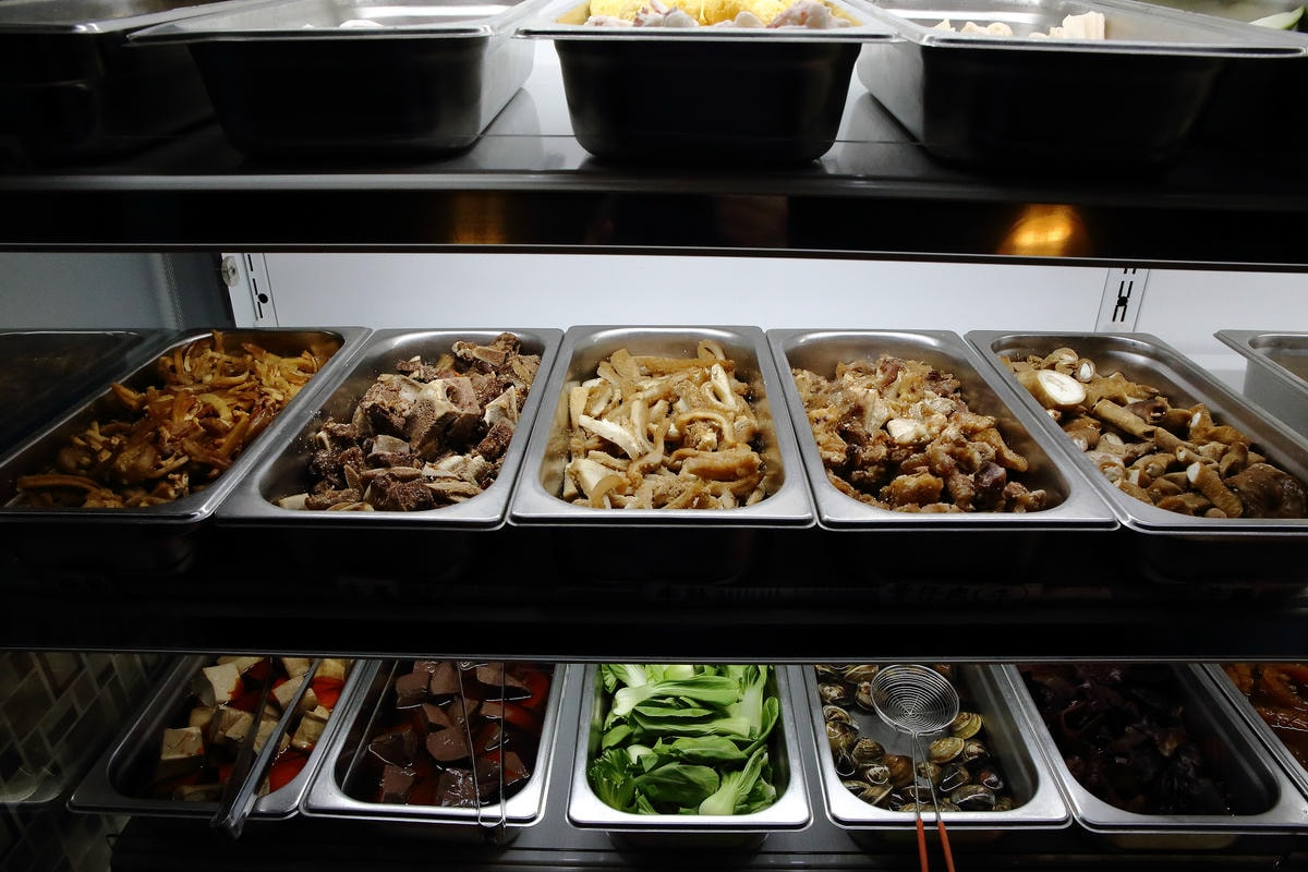 【食。板橋】京宴屋溫體牛肉涮涮鍋吃到飽〜全台唯一溫體牛肉吃到飽。現涮溫體牛,肉鮮好滋味!