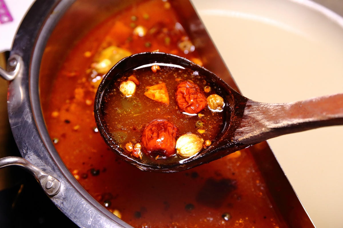 【食。板橋】京宴屋溫體牛肉涮涮鍋吃到飽〜全台唯一溫體牛肉吃到飽。現涮溫體牛,肉鮮好滋味!