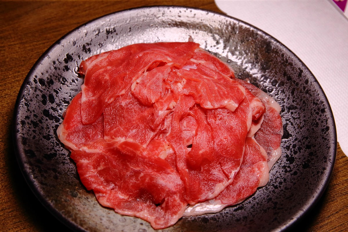 【食。板橋】京宴屋溫體牛肉涮涮鍋吃到飽〜全台唯一溫體牛肉吃到飽。現涮溫體牛,肉鮮好滋味!