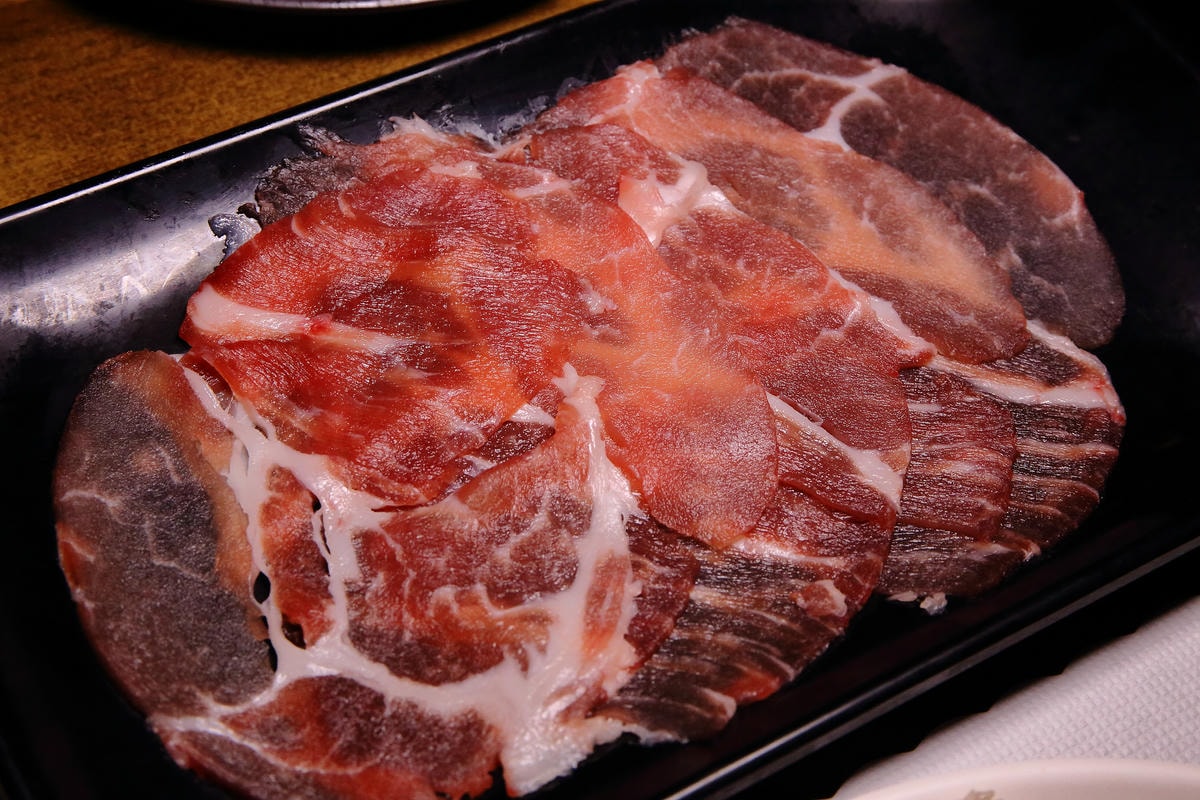 【食。板橋】京宴屋溫體牛肉涮涮鍋吃到飽〜全台唯一溫體牛肉吃到飽。現涮溫體牛,肉鮮好滋味!