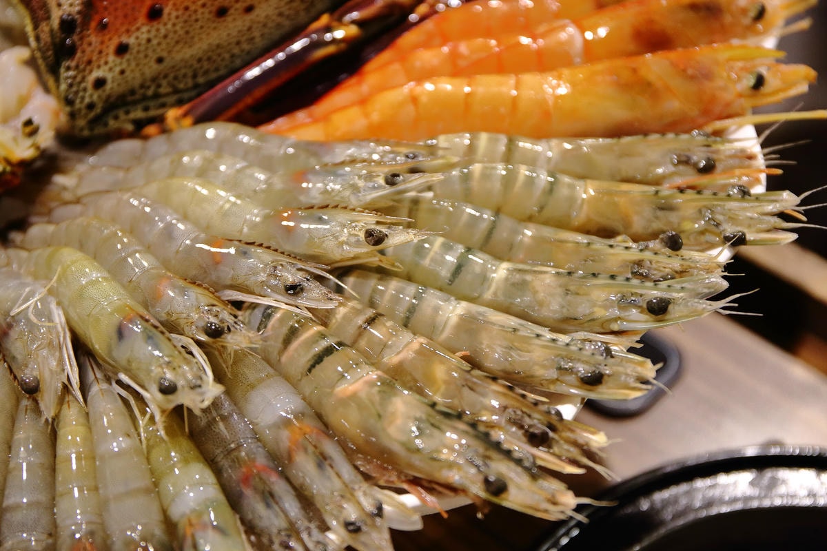 【食。新莊】石都府石頭火鍋達人〜新莊火鍋推薦。石頭火鍋的魅力誰能抵擋?平價消費、高級享受的海鮮火鍋饗宴!