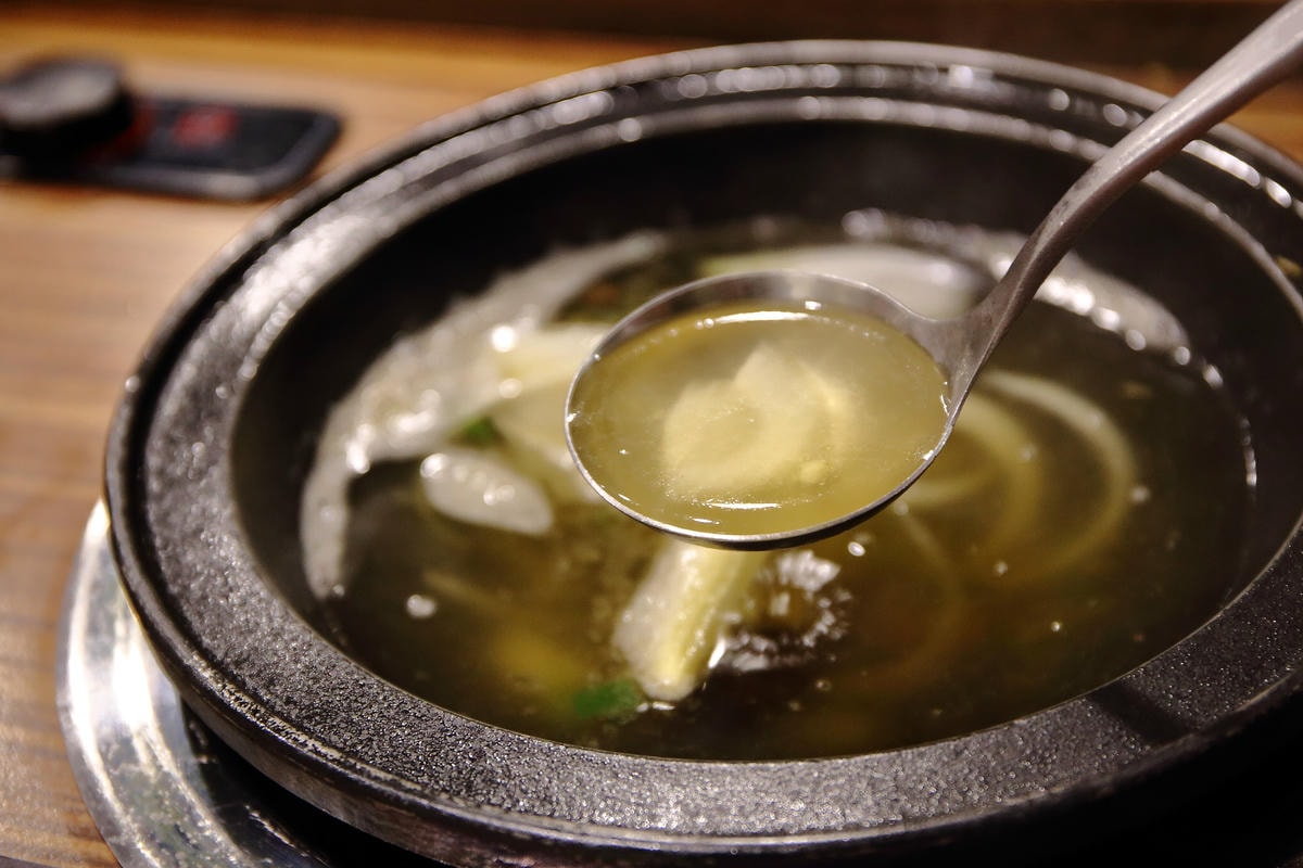 【食。新莊】石都府石頭火鍋達人〜新莊火鍋推薦。石頭火鍋的魅力誰能抵擋?平價消費、高級享受的海鮮火鍋饗宴!