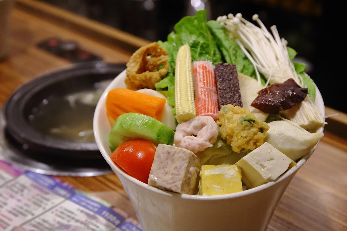 【食。新莊】石都府石頭火鍋達人〜新莊火鍋推薦。石頭火鍋的魅力誰能抵擋?平價消費、高級享受的海鮮火鍋饗宴!