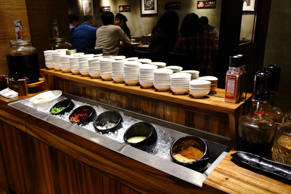 【食。新莊】石都府石頭火鍋達人〜新莊火鍋推薦。石頭火鍋的魅力誰能抵擋?平價消費、高級享受的海鮮火鍋饗宴!