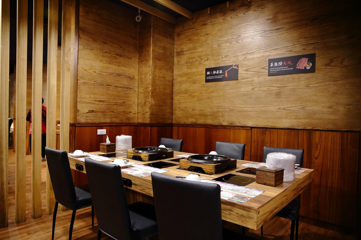 【食。新莊】石都府石頭火鍋達人〜新莊火鍋推薦。石頭火鍋的魅力誰能抵擋?平價消費、高級享受的海鮮火鍋饗宴!