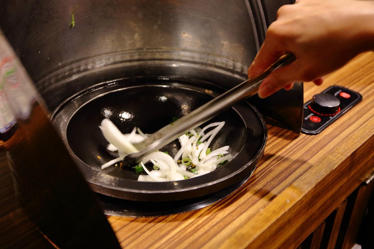 【食。新莊】石都府石頭火鍋達人〜新莊火鍋推薦。石頭火鍋的魅力誰能抵擋?平價消費、高級享受的海鮮火鍋饗宴!